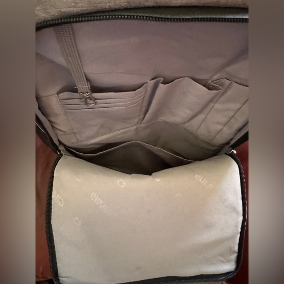 Large computer backpack - Picture 9 of 13